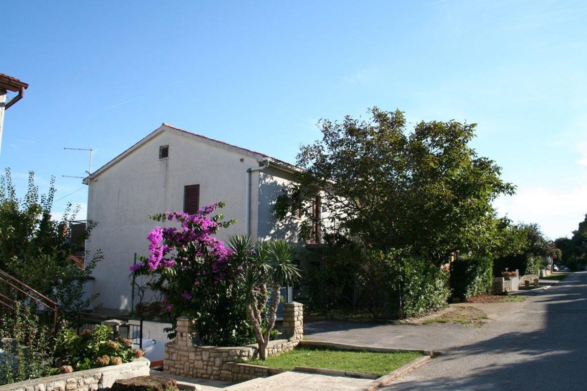 Apartment Zajec Premantura Exterior photo